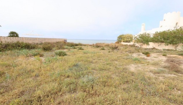 Resale - Plot / Land - La Manga del Mar Menor
