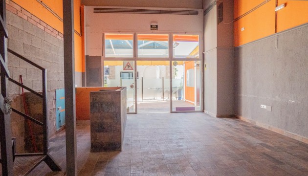 Resale - Commercial - Algorfa