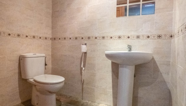 Resale - Commercial - Algorfa