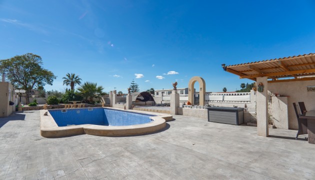 Herverkoop - Country House - Los Montesinos