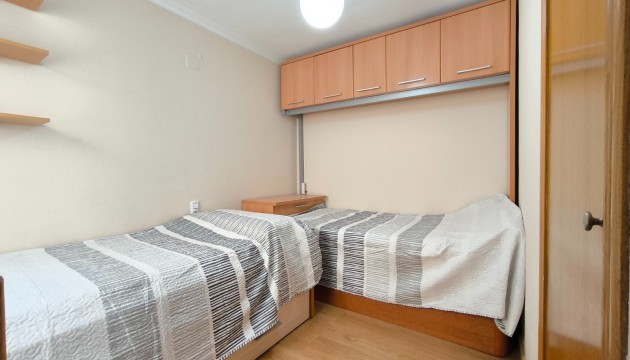 Resale - Apartment - Torrevieja - Playa de los Locos