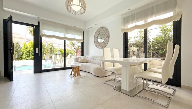 Resale - Semi Detached Villa - Orihuela Costa - Villamartín