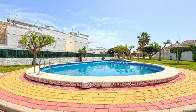 Resale - Semi Detached Villa - Orihuela Costa - Villamartín