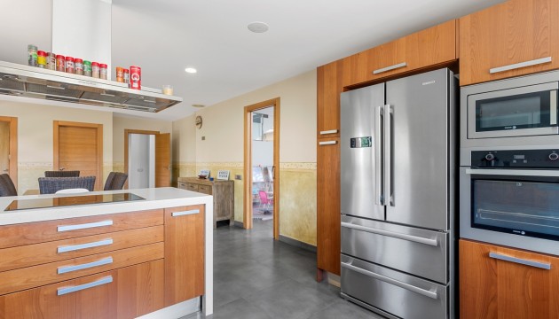 Herverkoop - Detached Villa - Elche