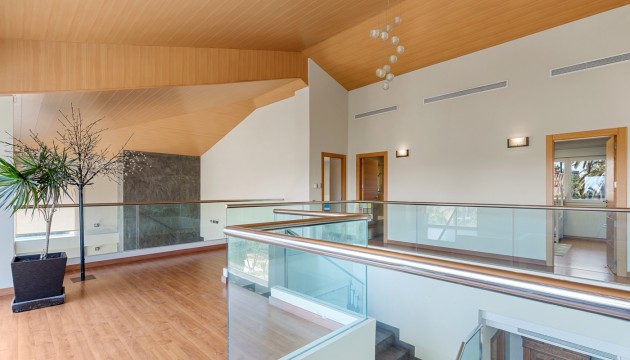 Herverkoop - Detached Villa - Elche