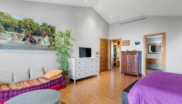 Herverkoop - Detached Villa - Elche