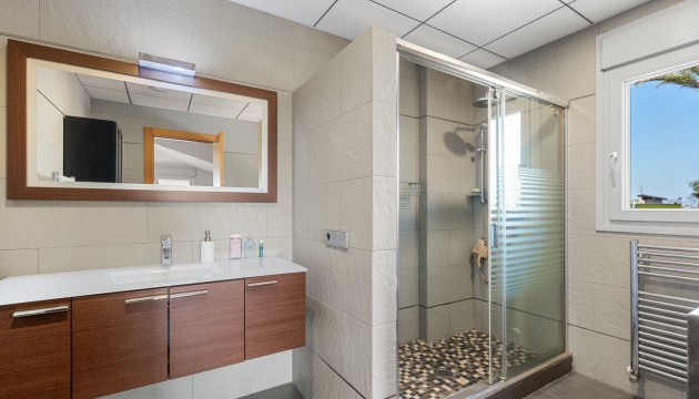 Herverkoop - Detached Villa - Elche