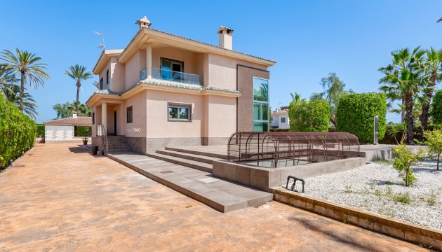 Herverkoop - Detached Villa - Elche
