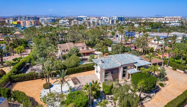 Herverkoop - Detached Villa - Elche