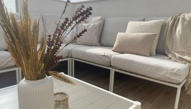 Resale - Apartment - Orihuela Costa - Villamartín