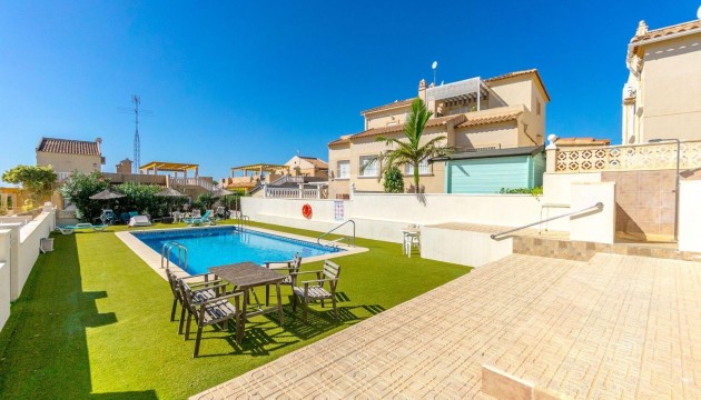 Resale - Detached Villa - Orihuela Costa - Villamartín