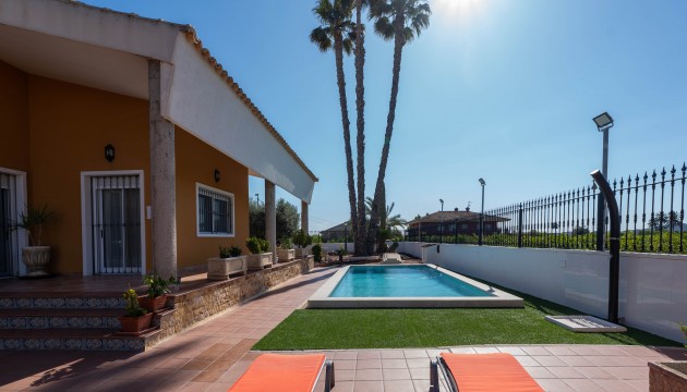 Herverkoop - Detached Villa - Orihuela
