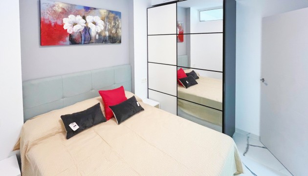 Resale - Apartment - Torrevieja - Playa del Cura