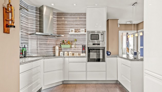 Resale - Apartment - Orihuela Costa - Villamartín