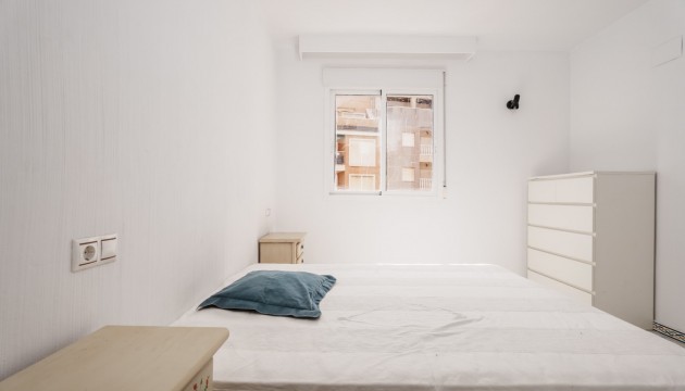 Resale - Apartment - Torrevieja - Playa de los Locos