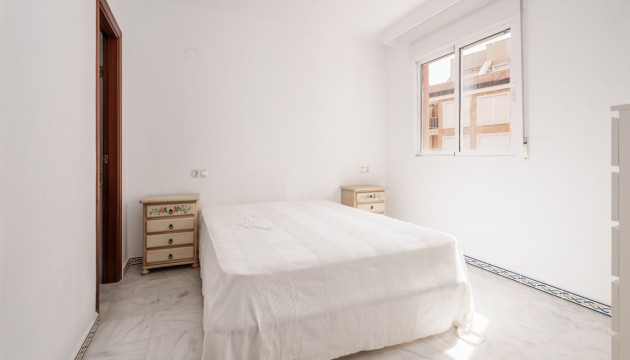 Resale - Apartment - Torrevieja - Playa de los Locos