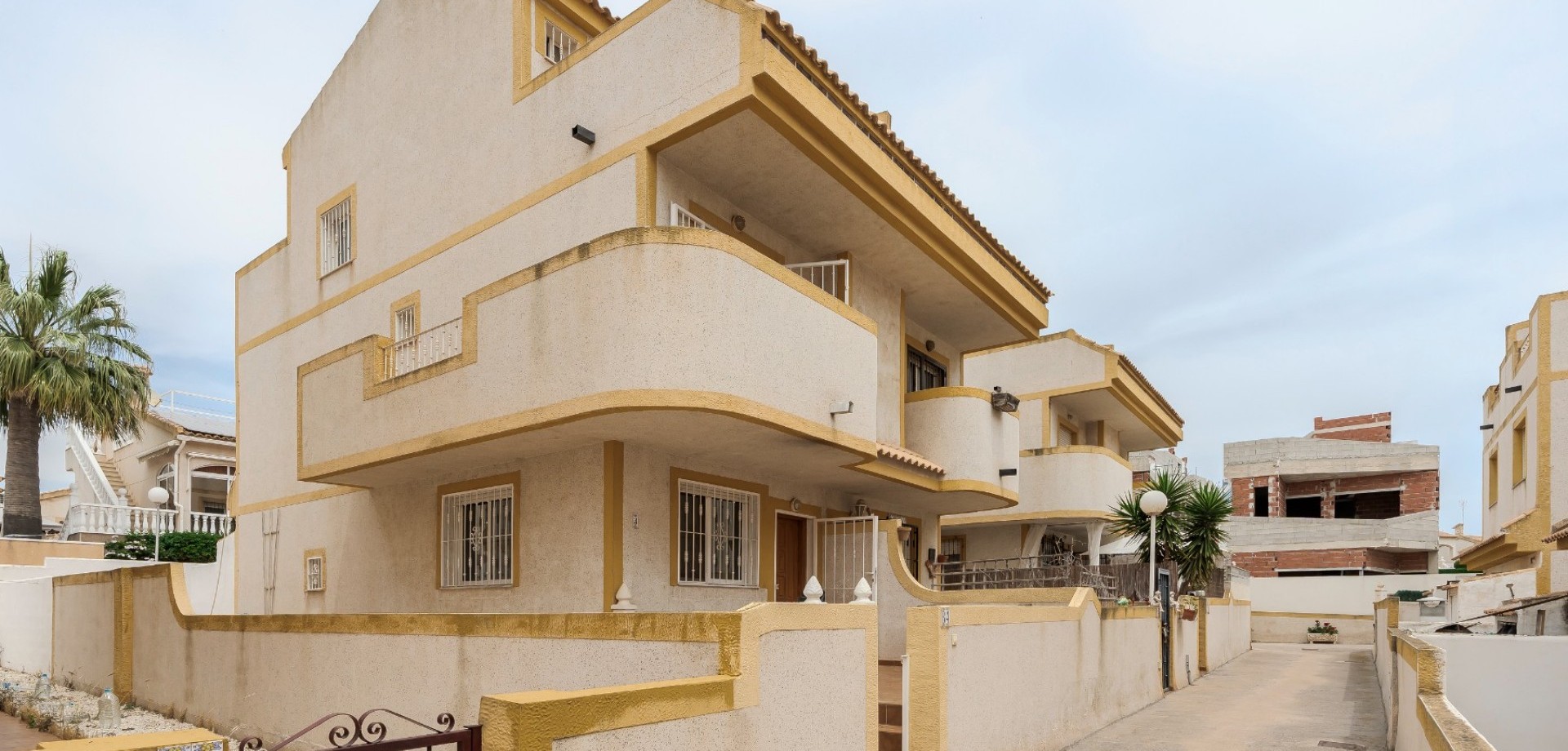 House in Urbanizacion los Balcones - view 1