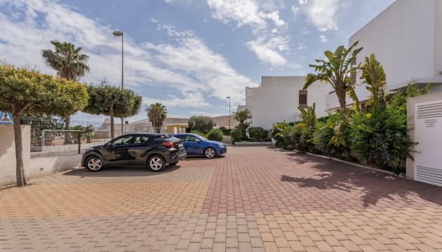 Resale - Apartment - Orihuela Costa - La Zenia