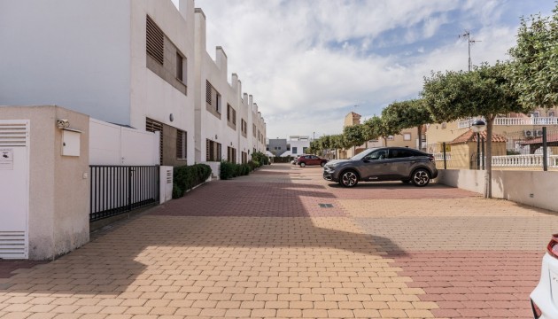 Resale - Apartment - Orihuela Costa - La Zenia