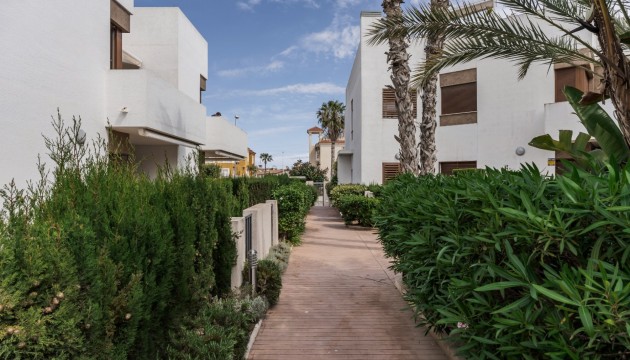 Resale - Apartment - Orihuela Costa - La Zenia
