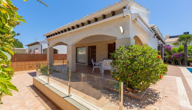 Resale - Detached Villa - Orihuela Costa - Punta Prima