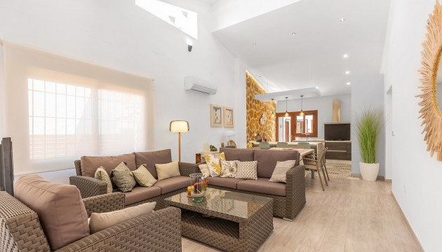 Resale - Detached Villa - Orihuela Costa - Punta Prima