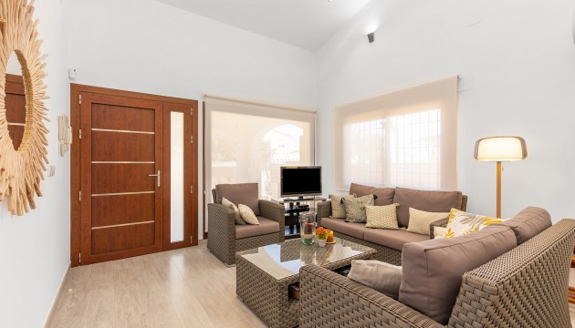 Resale - Detached Villa - Orihuela Costa - Punta Prima