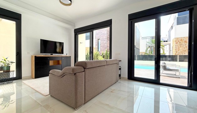 Resale - Detached Villa - Orihuela Costa - Lomas de Cabo Roig