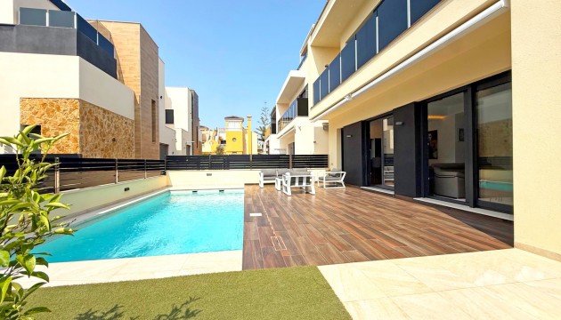 Resale - Detached Villa - Orihuela Costa - Lomas de Cabo Roig