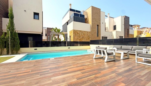 Resale - Detached Villa - Orihuela Costa - Lomas de Cabo Roig