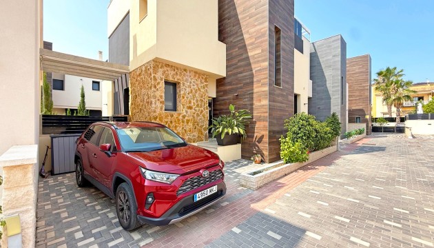 Resale - Detached Villa - Orihuela Costa - Lomas de Cabo Roig