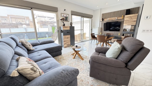 Resale - Detached Villa - Orihuela Costa - Villamartín