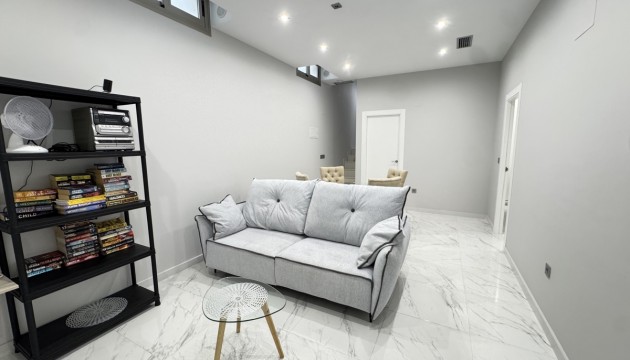 Resale - Detached Villa - Orihuela Costa - Villamartín