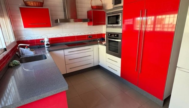 Перепродажа - отдельная вилла - Torrevieja