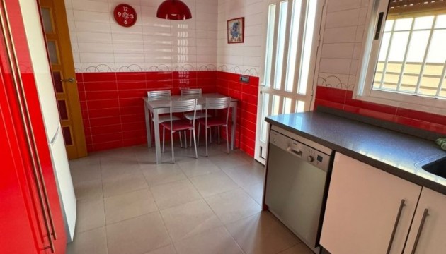 Перепродажа - отдельная вилла - Torrevieja