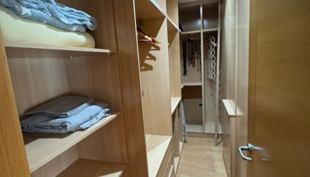 Перепродажа - отдельная вилла - Torrevieja