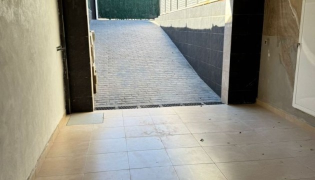 Перепродажа - отдельная вилла - Torrevieja