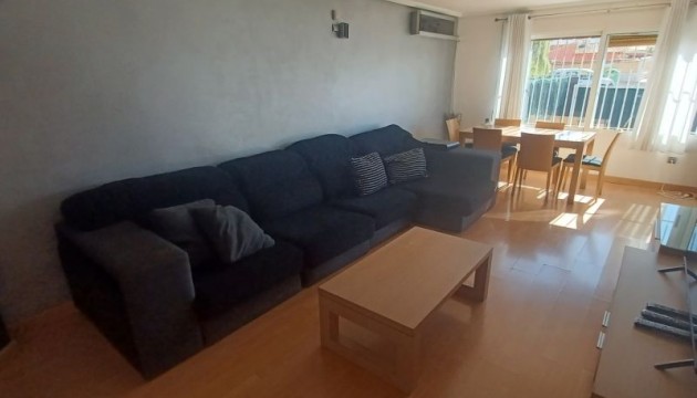 Перепродажа - отдельная вилла - Torrevieja