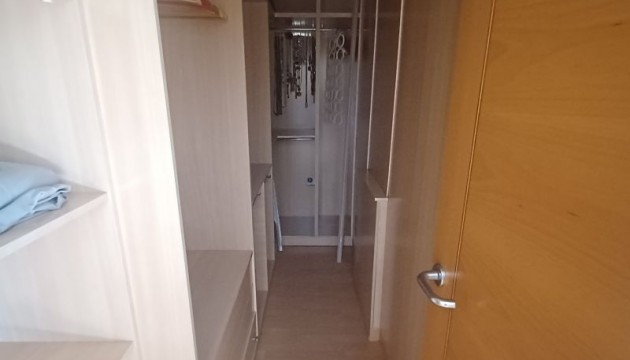 Перепродажа - отдельная вилла - Torrevieja