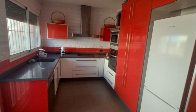 Перепродажа - отдельная вилла - Torrevieja