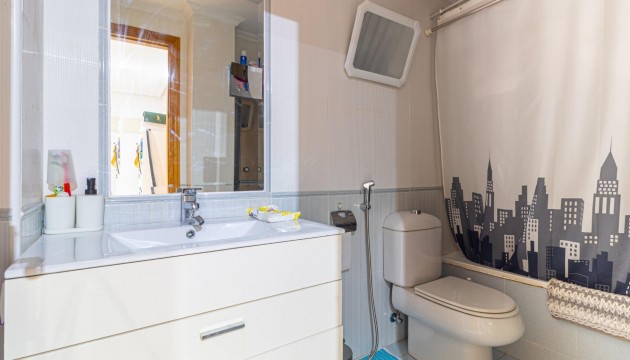 Resale - Apartment - Torrevieja - Playa de los Locos