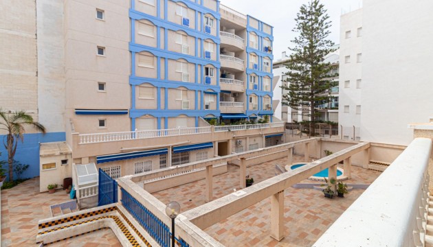 Resale - Apartment - Torrevieja - Playa de los Locos