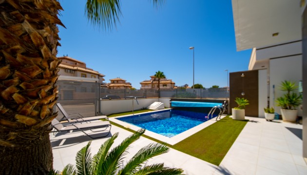 Herverkoop - Detached Villa - Orihuela Costa - Lomas de Cabo Roig