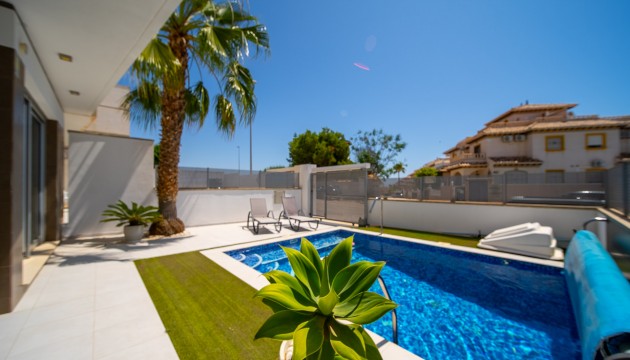 Herverkoop - Detached Villa - Orihuela Costa - Lomas de Cabo Roig