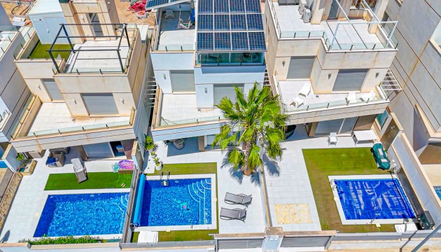 Herverkoop - Detached Villa - Orihuela Costa - Lomas de Cabo Roig