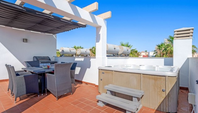 Resale - Bungalow - Orihuela Costa - Punta Prima