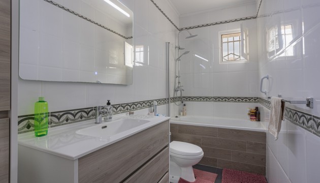 Herverkoop - Country House - Albatera