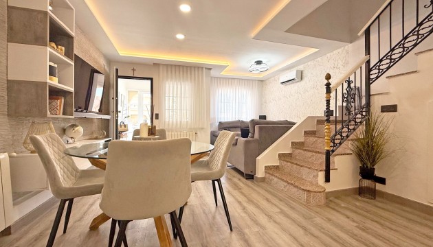 Resale - Townhouse - Orihuela Costa - Villamartín