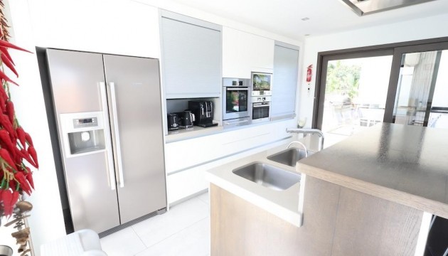 Перепродажа - отдельная вилла - Jávea