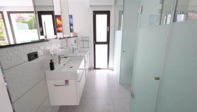 Перепродажа - отдельная вилла - Jávea